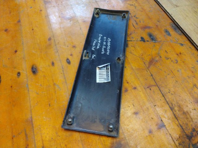 bontott PEUGEOT BOXER Bal B Oszlop Díszléc