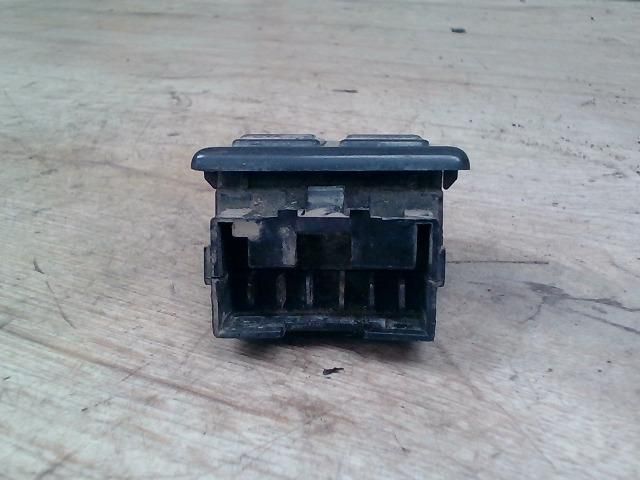 bontott PEUGEOT BOXER Bal első Ablakemelő Kapcsoló