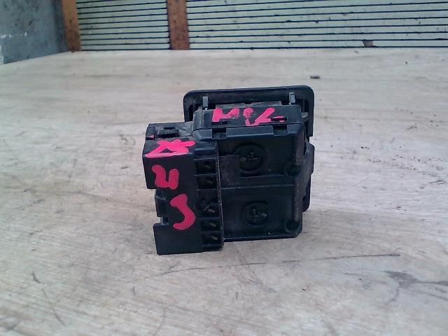 bontott PEUGEOT BOXER Bal első Ablakemelő Kapcsoló