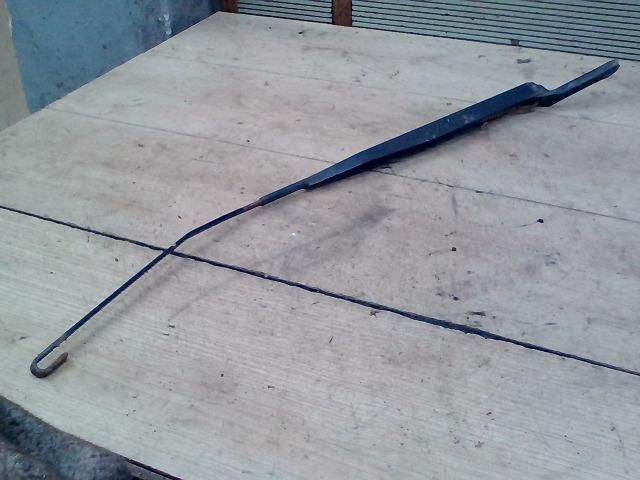 bontott PEUGEOT BOXER Bal első Ablaktörlő Kar