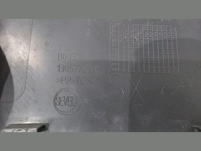 bontott PEUGEOT BOXER Bal első Ajtó Díszléc