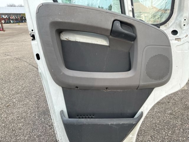 bontott PEUGEOT BOXER Bal első Ajtó (Részeivel)
