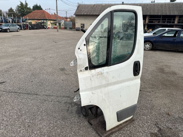 bontott PEUGEOT BOXER Bal első Ajtó (Részeivel)