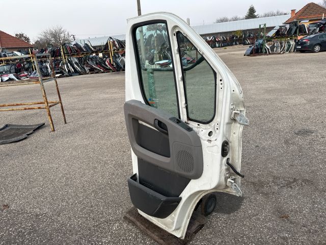 bontott PEUGEOT BOXER Bal első Ajtó (Részeivel)