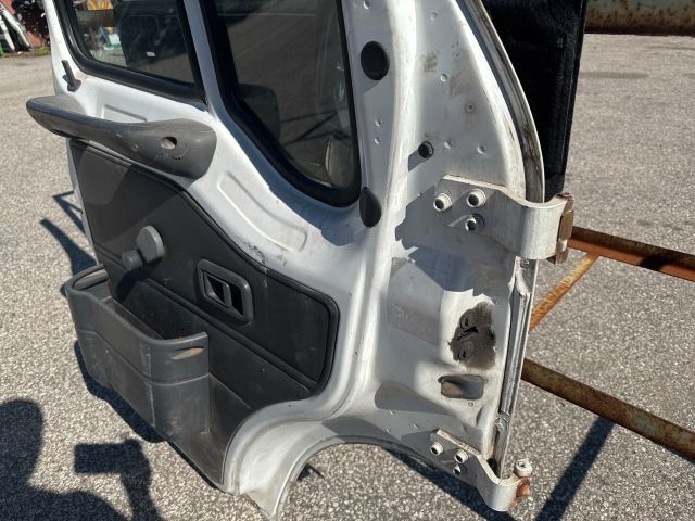 bontott PEUGEOT BOXER Bal első Ajtó (Részeivel)