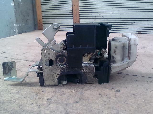 bontott PEUGEOT BOXER Bal első Ajtózár