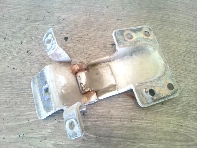 bontott PEUGEOT BOXER Bal hátsó Alsó Zsanér