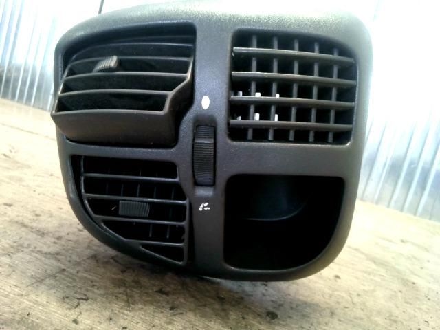 bontott PEUGEOT BOXER Bal Szellőző