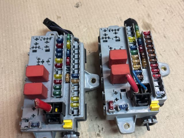 bontott PEUGEOT BOXER Biztosítéktábla Utastér