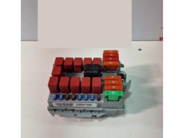 bontott PEUGEOT BOXER Biztosítéktábla Utastér