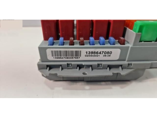 bontott PEUGEOT BOXER Biztosítéktábla Utastér