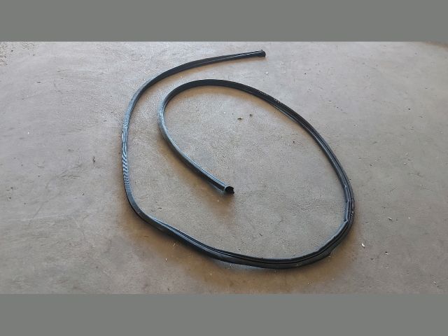 bontott PEUGEOT BOXER Csomagtérajtó Gumikéder