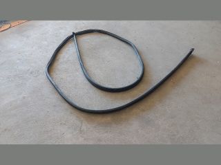 bontott PEUGEOT BOXER Csomagtérajtó Gumikéder