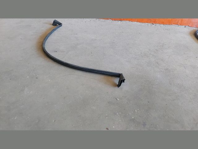 bontott PEUGEOT BOXER Csomagtérajtó Gumikéder