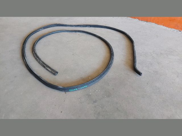 bontott PEUGEOT BOXER Csomagtérajtó Gumikéder