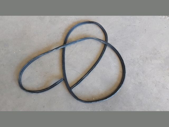 bontott PEUGEOT BOXER Csomagtérajtó Gumikéder