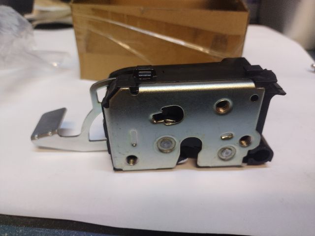 bontott PEUGEOT BOXER Csomagtérajtó Zárszerkezet