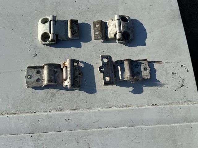 bontott PEUGEOT BOXER Csomagtérajtó Zsanér