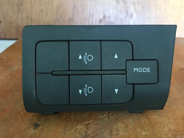 bontott PEUGEOT BOXER Fényszórómagasság Állító Kapcsoló