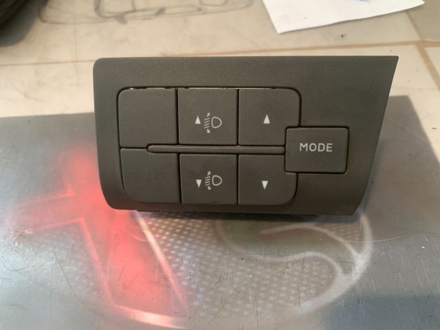 bontott PEUGEOT BOXER Fényszórómagasság Állító Kapcsoló