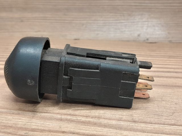 bontott PEUGEOT BOXER Hátsó Ködzárófény Kapcsoló