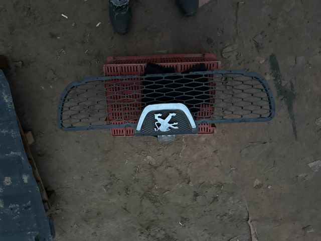 bontott PEUGEOT BOXER Hűtőrács