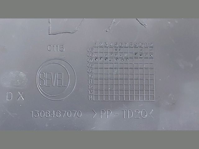 bontott PEUGEOT BOXER Jobb B Oszlop Díszléc