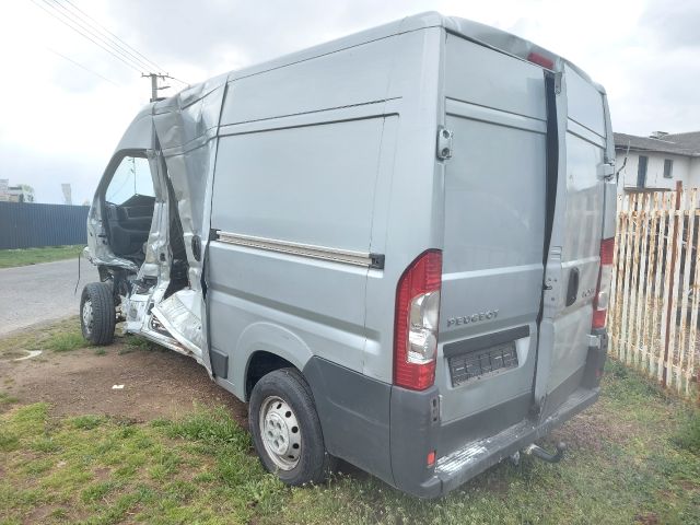 bontott PEUGEOT BOXER Jobb Csomagtérajtó (Részeivel)