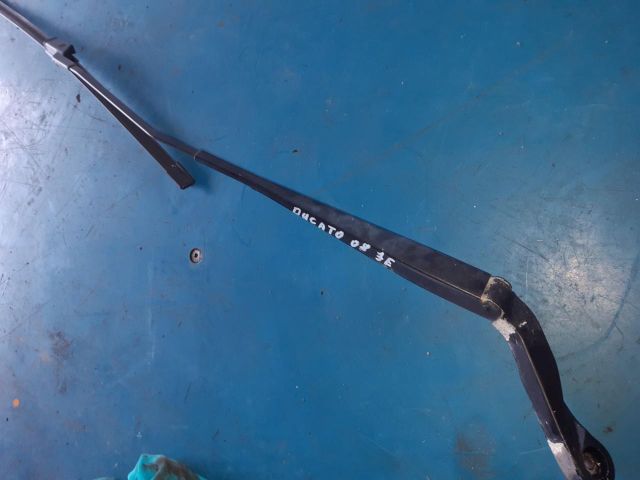 bontott PEUGEOT BOXER Jobb első Ablaktörlő Kar