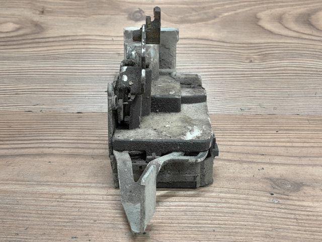 bontott PEUGEOT BOXER Jobb első Ajtózár