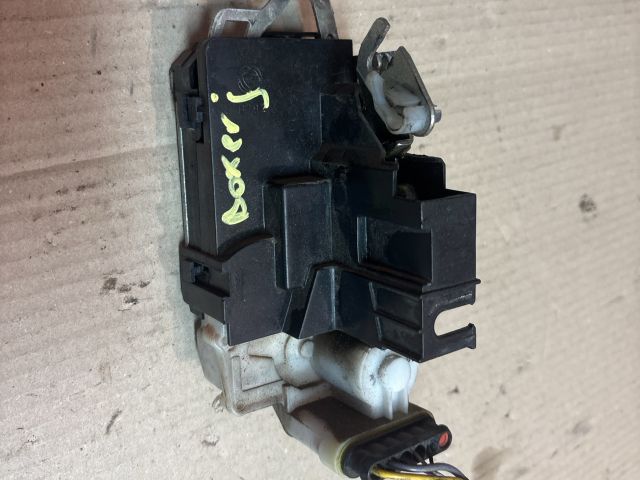 bontott PEUGEOT BOXER Jobb első Ajtózár