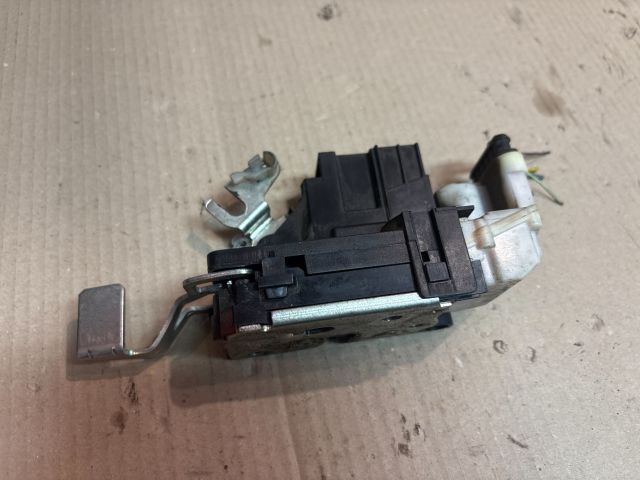 bontott PEUGEOT BOXER Jobb első Ajtózár