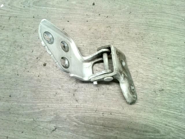 bontott PEUGEOT BOXER Jobb első Felső Zsanér