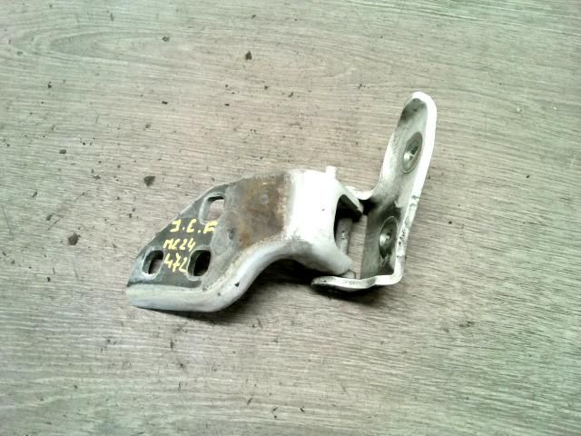 bontott PEUGEOT BOXER Jobb első Felső Zsanér