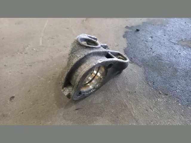 bontott PEUGEOT BOXER Jobb első Féltengely Tartó