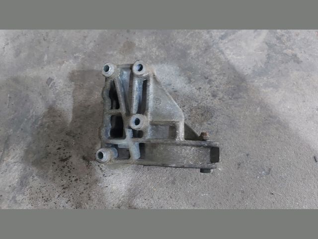 bontott PEUGEOT BOXER Jobb első Féltengely Tartó