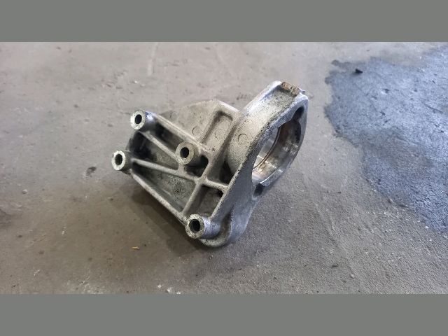 bontott PEUGEOT BOXER Jobb első Féltengely Tartó