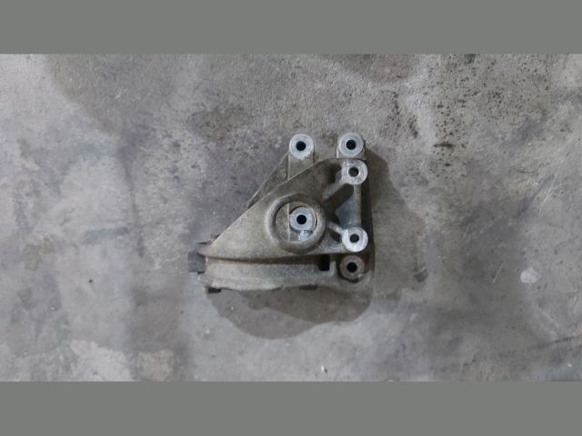 bontott PEUGEOT BOXER Jobb első Féltengely Tartó