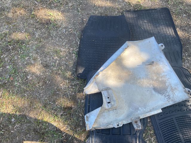 bontott PEUGEOT BOXER Jobb első Sárvédő