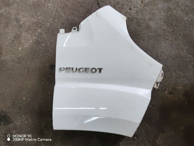 bontott PEUGEOT BOXER Jobb első Sárvédő