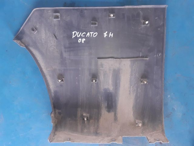 bontott PEUGEOT BOXER Jobb hátsó Ajtó Díszléc