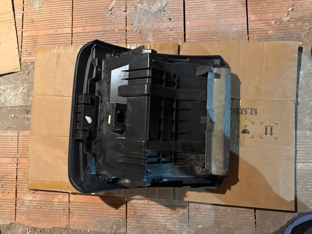 bontott PEUGEOT BOXER Kesztyűtartó