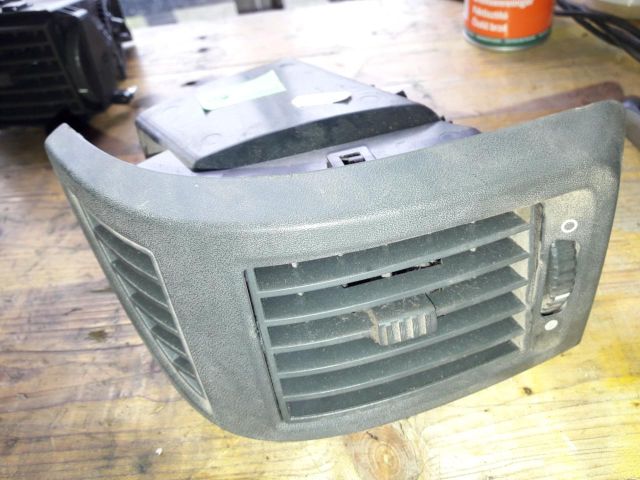 bontott PEUGEOT BOXER Középső Jobb Szellőző