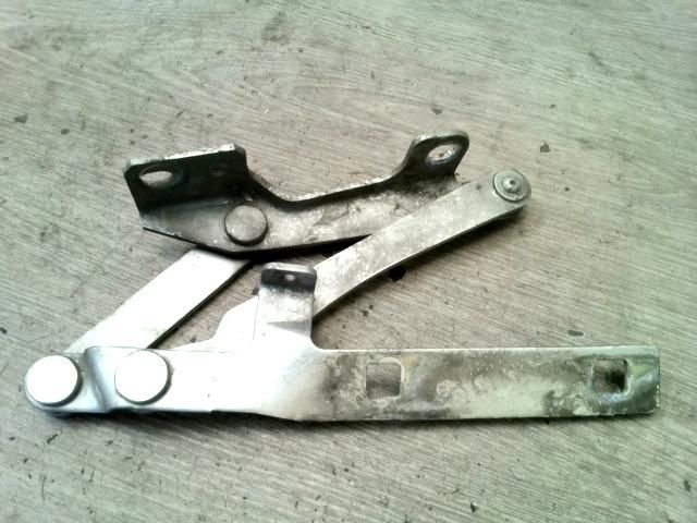 bontott PEUGEOT BOXER Motorháztető Jobb Zsanér