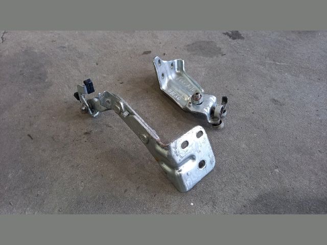 bontott PEUGEOT BOXER Tolóajtó Sín Görgő