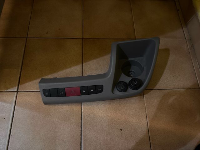 bontott PEUGEOT BOXER Vészvillogó Kapcsoló