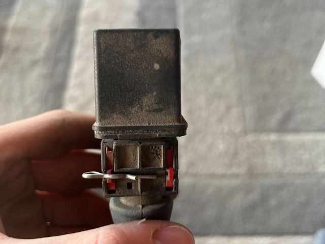 bontott PEUGEOT EXPERT Üzemanyag Szivattyú Relé