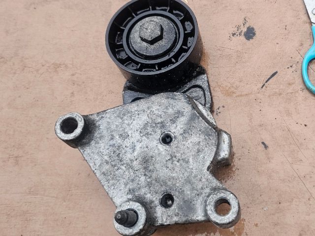 bontott PEUGEOT EXPERT Szíjfeszítő Görgő