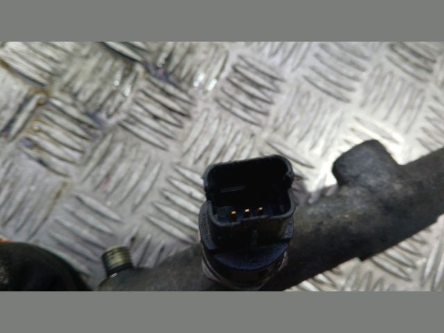 bontott PEUGEOT EXPERT Porlasztó Sor / Híd