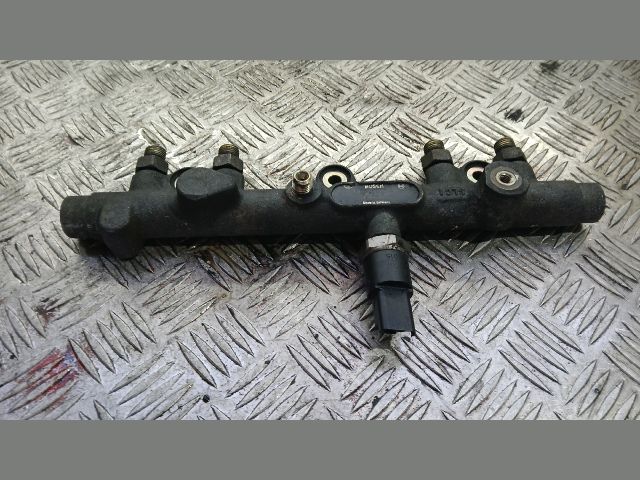 bontott PEUGEOT EXPERT Porlasztó Sor / Híd